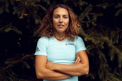 Ein Kreuz, ein Stein und viele Briefe: Auf den Spuren von Laura Dahlmeier