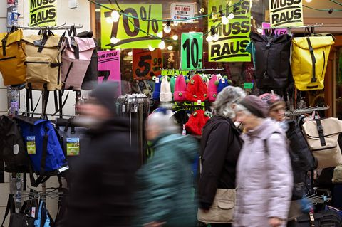Kauflaune rutscht am Jahresende auf einen Tiefpunkt