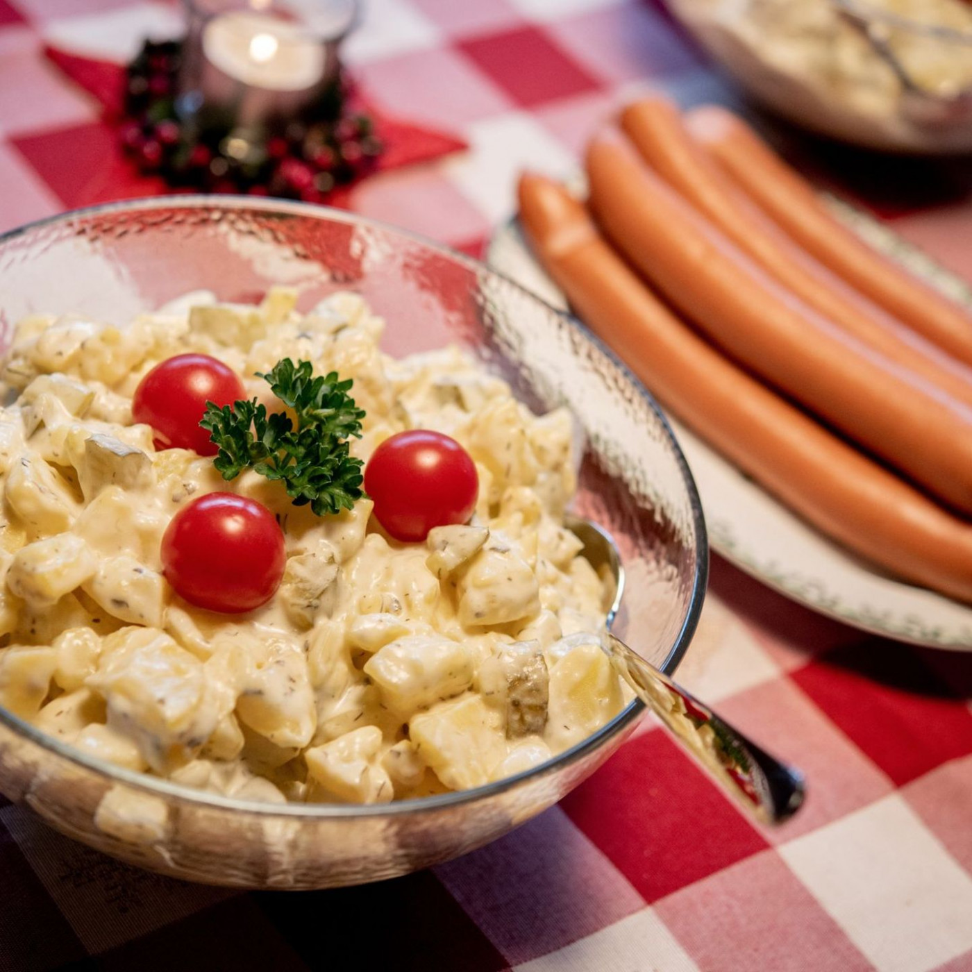 Kartoffelsalat mit W&uuml;rstchen etwas g&uuml;nstiger als 2024