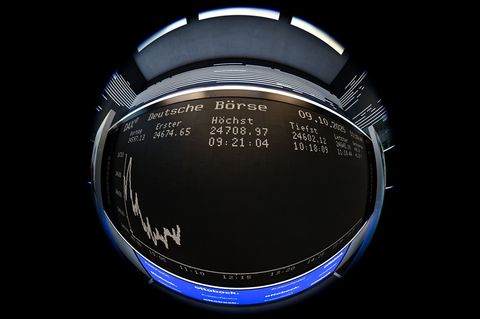 Finanzsektor gl&auml;nzt &ndash; Autobauer k&uuml;rzen Dividenden deutlich