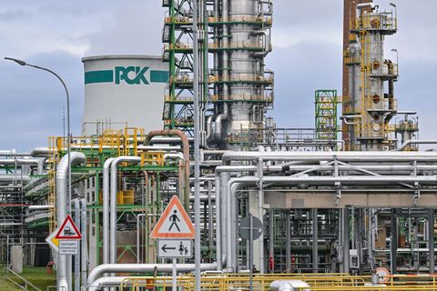 Bund verl&auml;ngert Garantie f&uuml;r Besch&auml;ftigte der PCK-Raffinerie