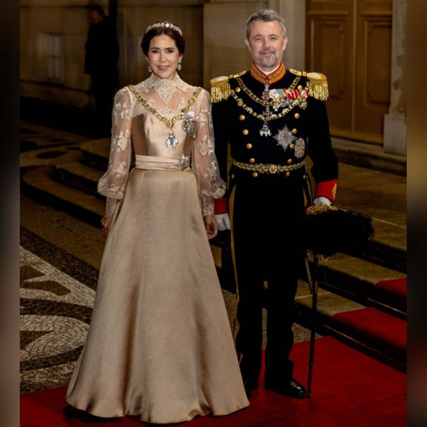 K&ouml;nigin Mary zieht alle Blicke auf sich