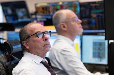 Dax mit Rekordhoch: Konjunkturhoffnungen und R&uuml;stungsaktien