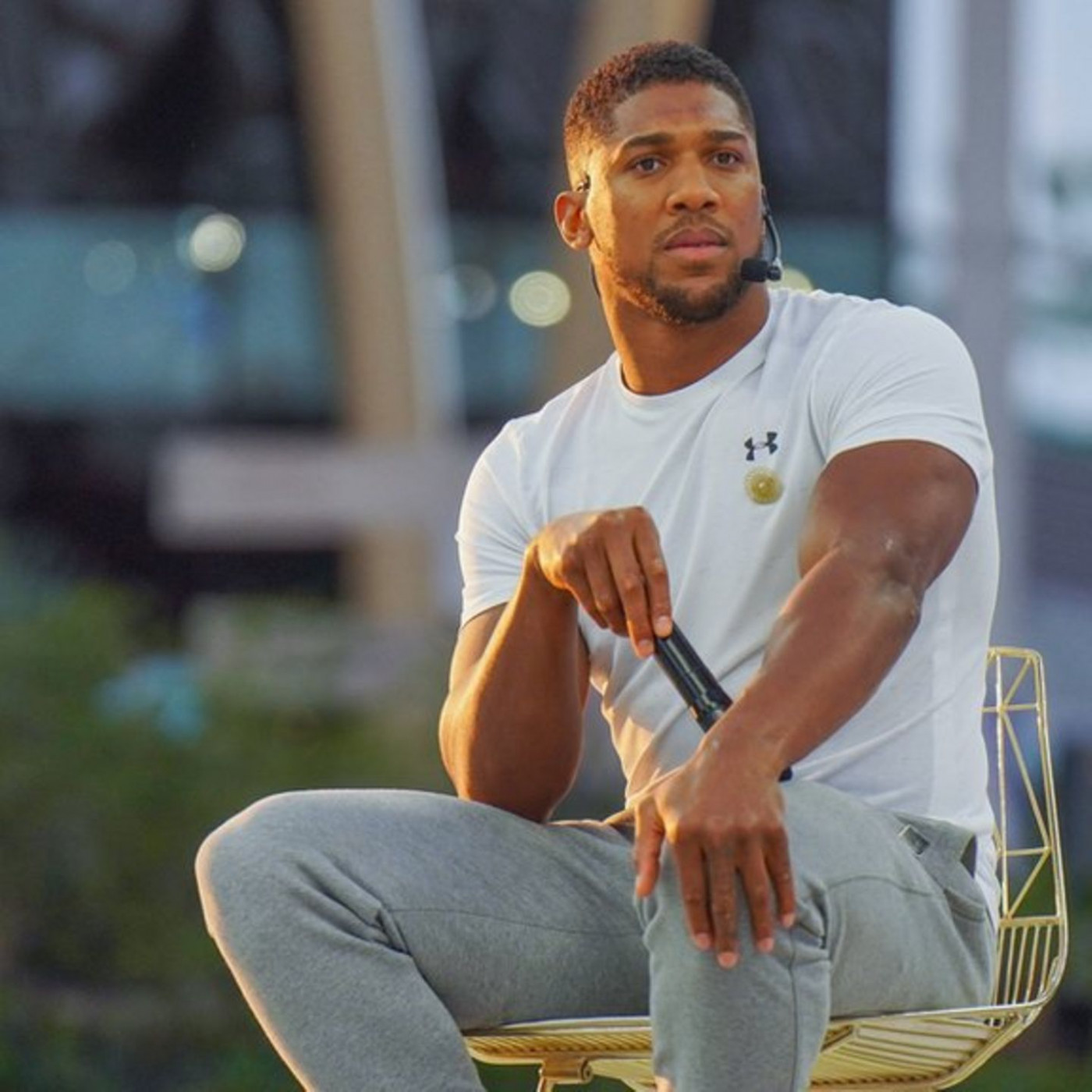 Boxer unterst&uuml;tzt Opfer-Familien nach Unfall