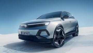 Allrad im Alltag: So souver&auml;n f&auml;hrt der Opel Grandland Electric durch die Alpen