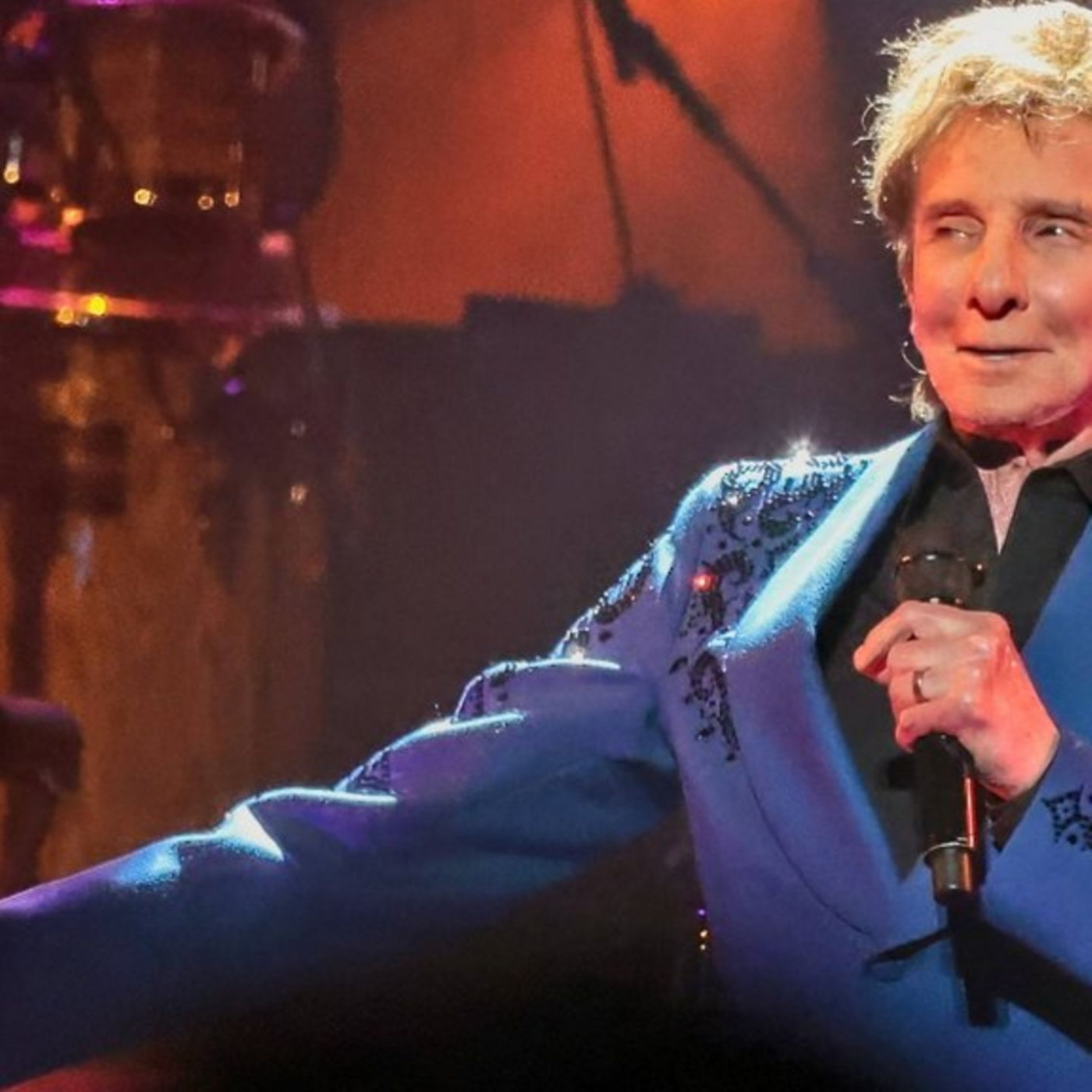 Barry Manilow hat seine Tournee verschoben