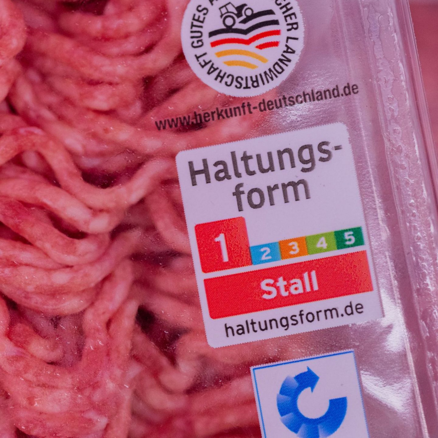 Mehr Fleisch aus besseren St&auml;llen - Staatliches Logo sp&auml;ter