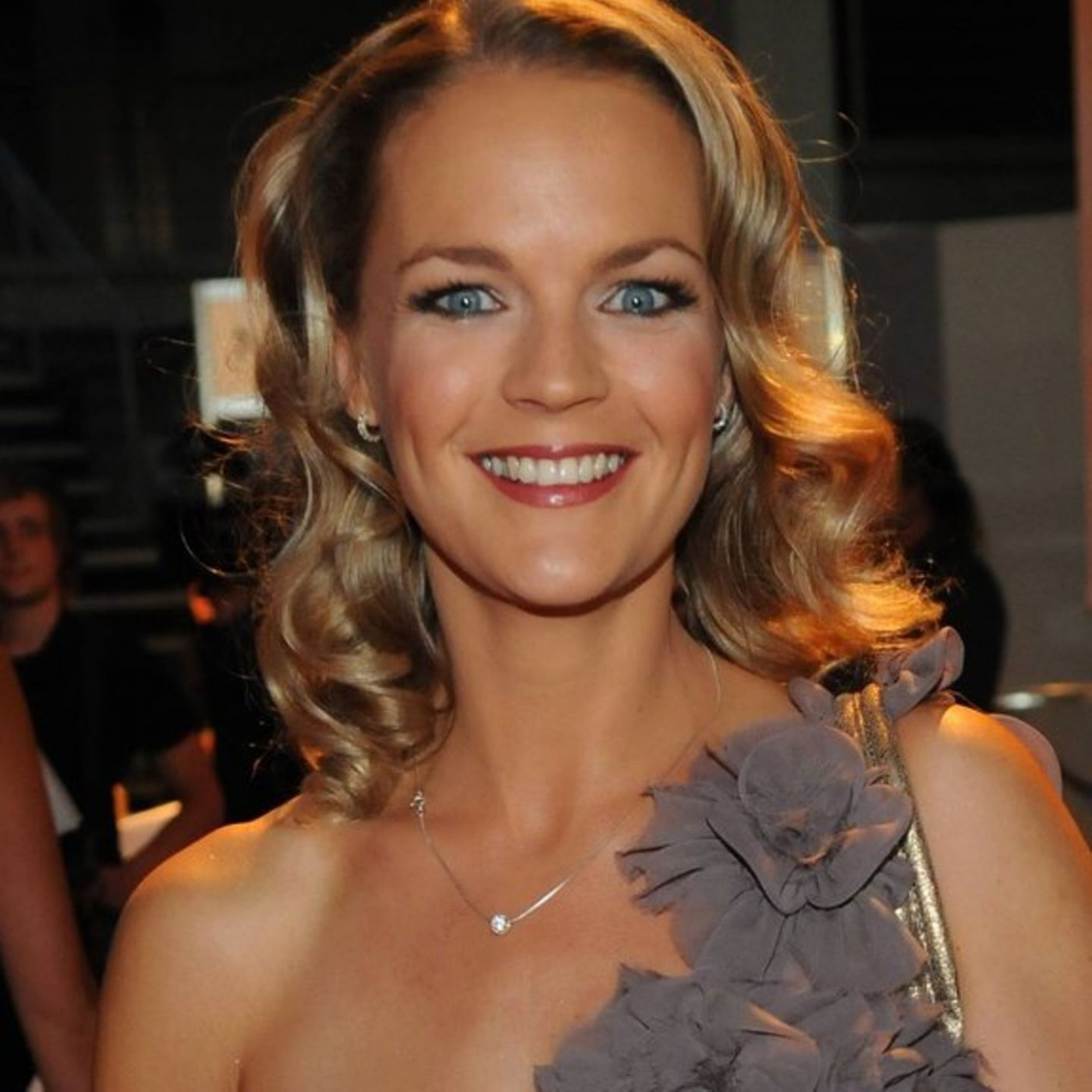 Moderatorin r&auml;umt mit Ger&uuml;chten auf