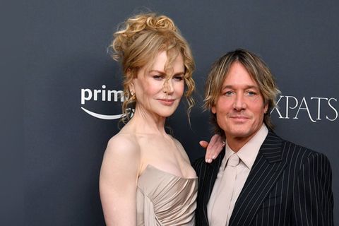 Wohnt er schon mit neuer Freundin zusammen?