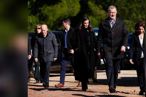 Sie besuchen den Ort des schweren Zugungl&uuml;cks