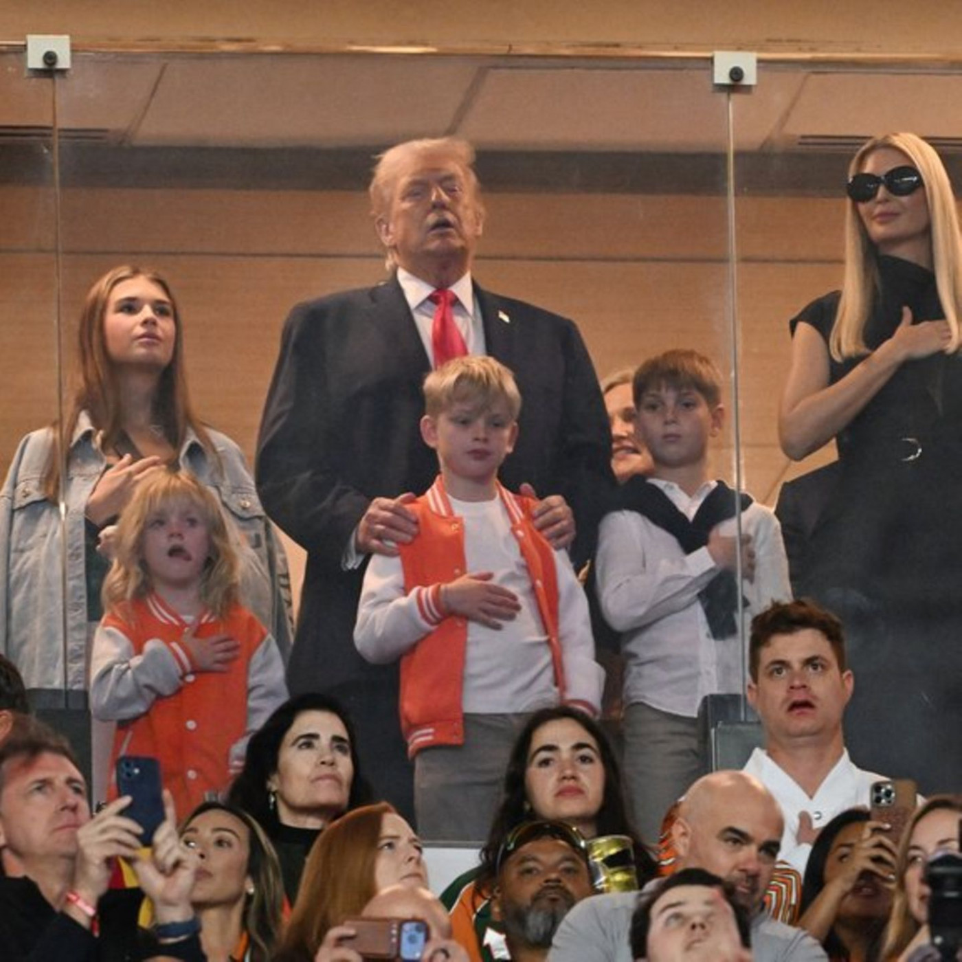 Mit der Familie beim Football-Finale