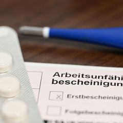 Kasse: Krankheitsausf&auml;lle im Job auch 2025 auf hohem Niveau