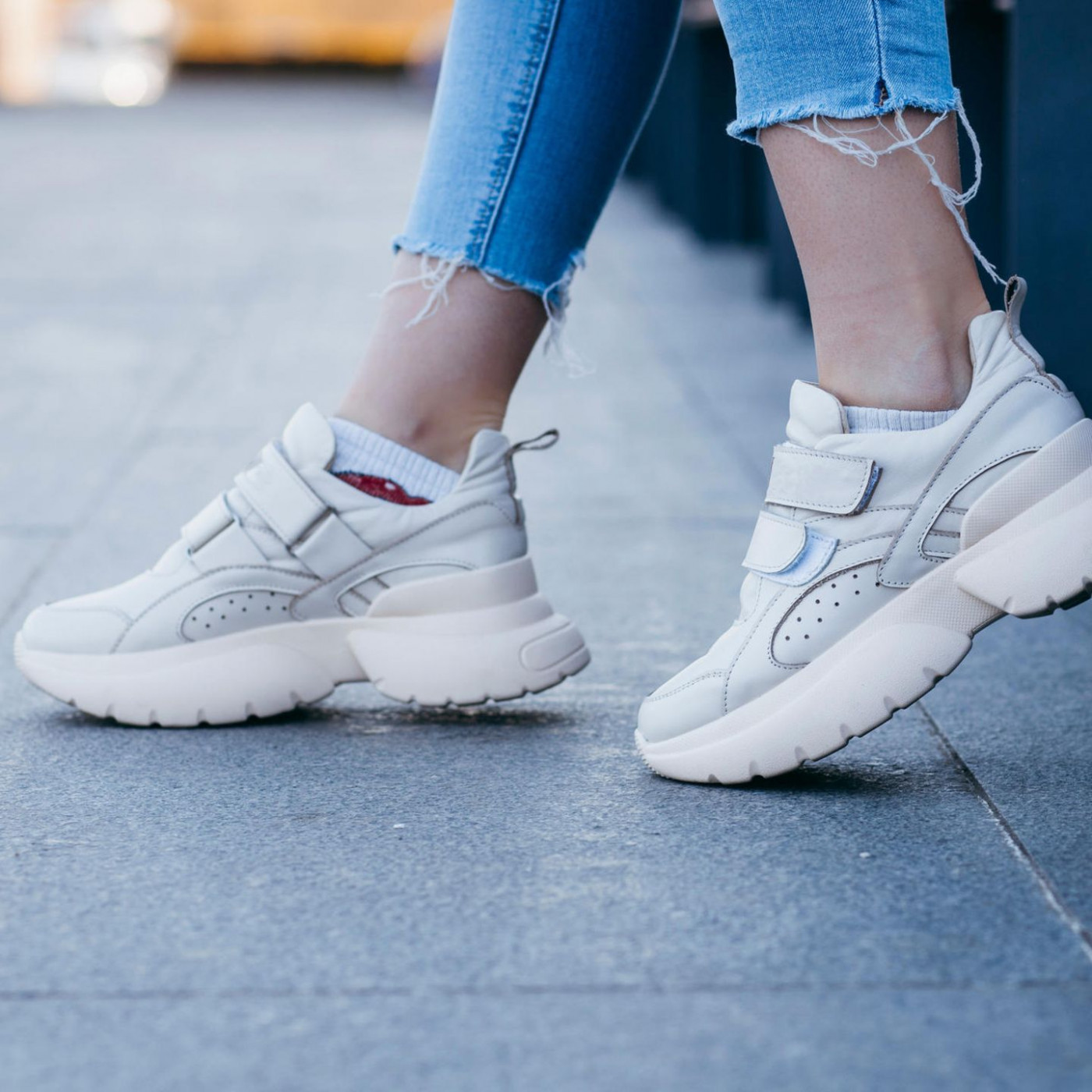 Plateau-Sneaker im Trend: So kombinieren Sie die sportlichen Schuhe