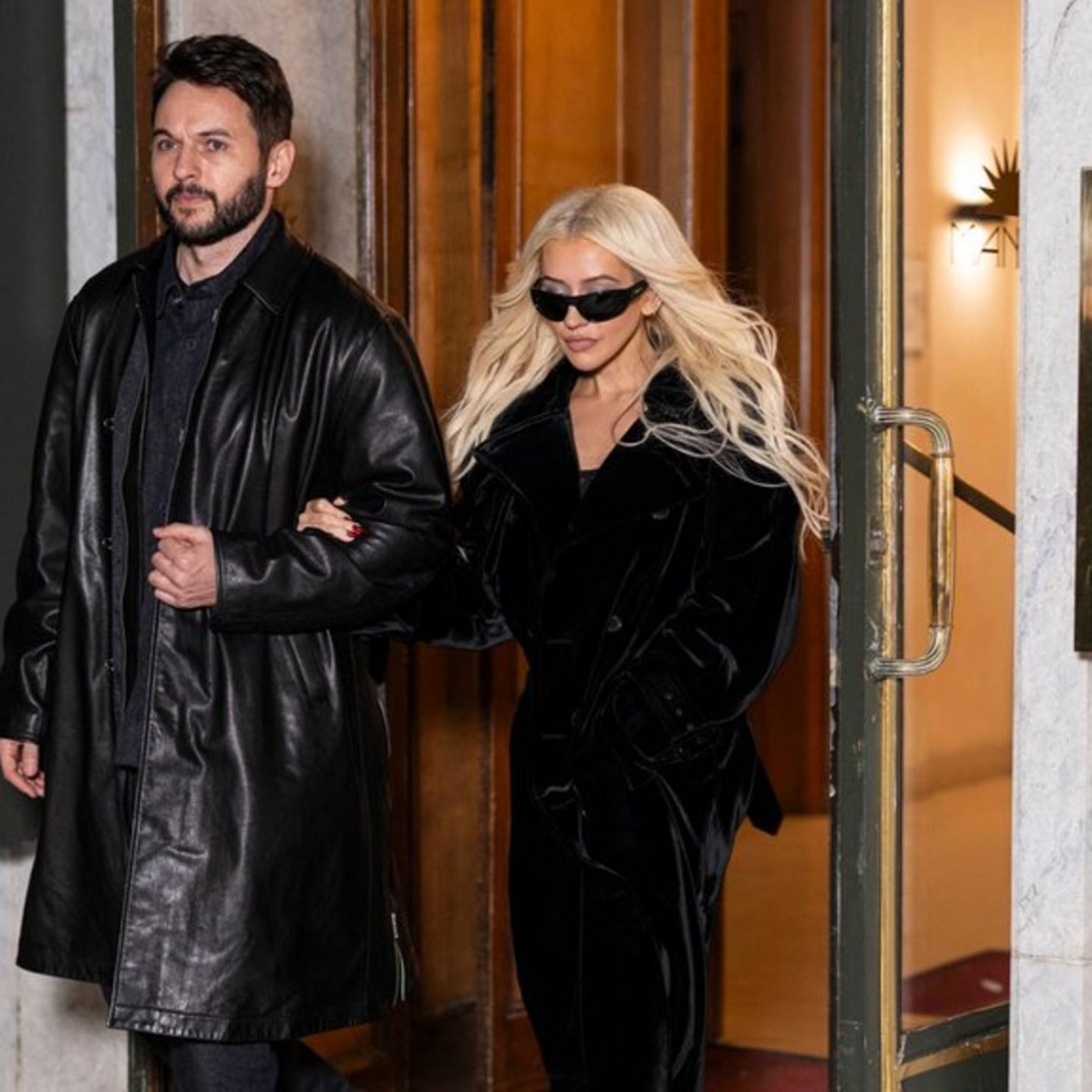 Abendessen in Paris mit ihrem Verlobten