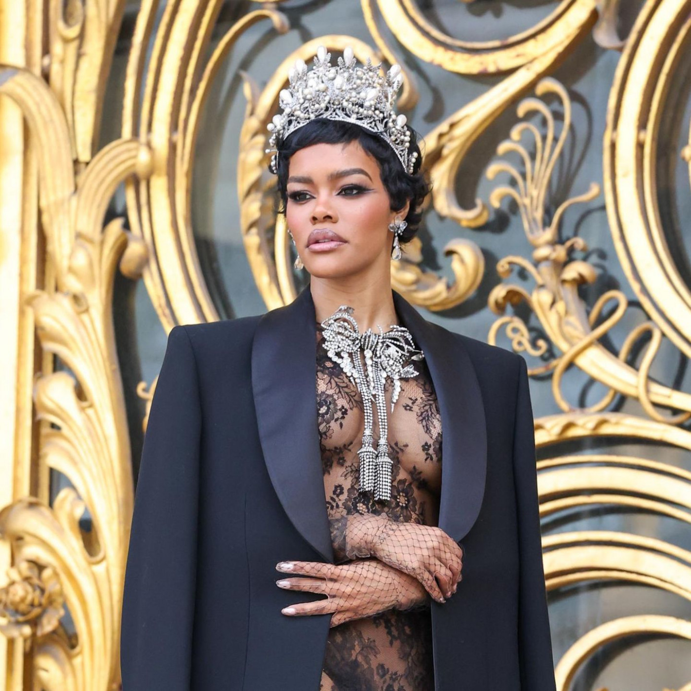 Gekr&ouml;nte H&auml;upter und gefallene Helden: Diese Stars mischen Paris auf