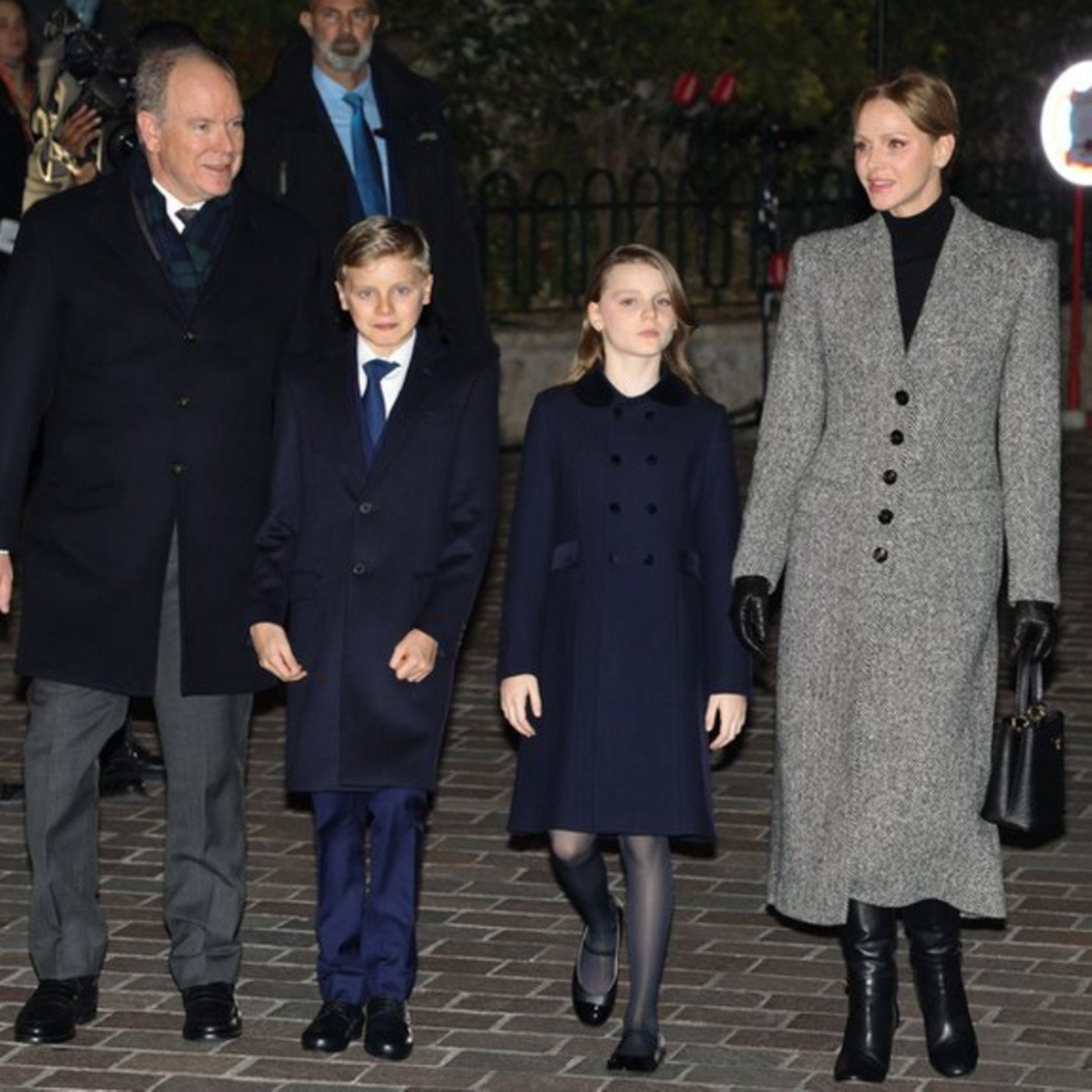 F&uuml;rstenfamilie von Monaco &ndash; eleganter Auftritt zum Feiertag