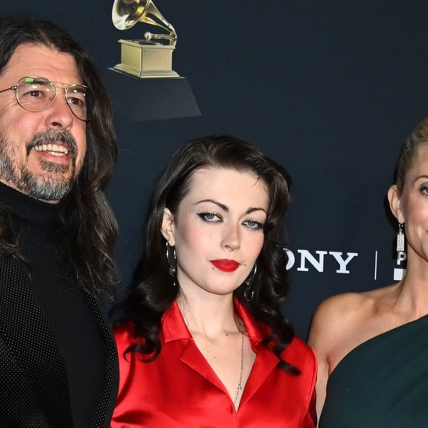 Roter Teppich mit Tochter und Ehefrau