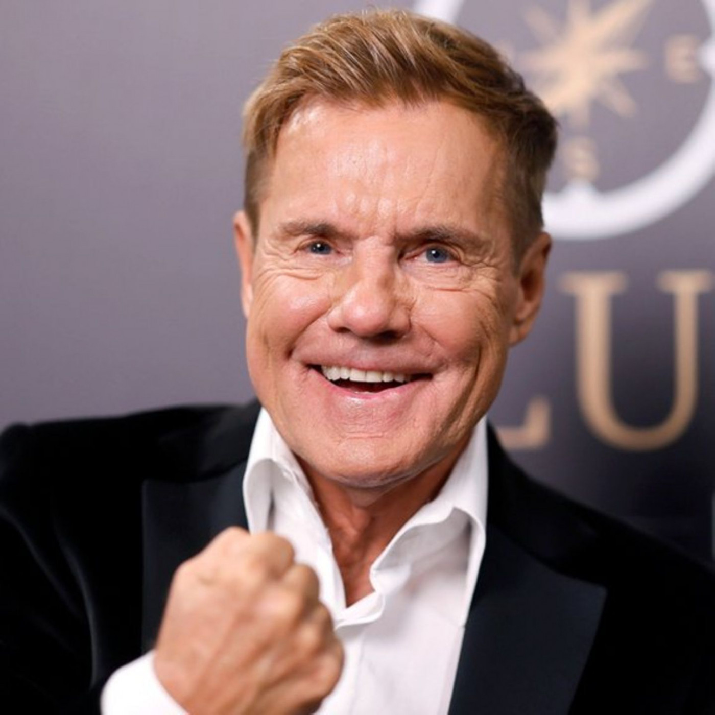 Er singt sich sein Geburtstagsst&auml;ndchen