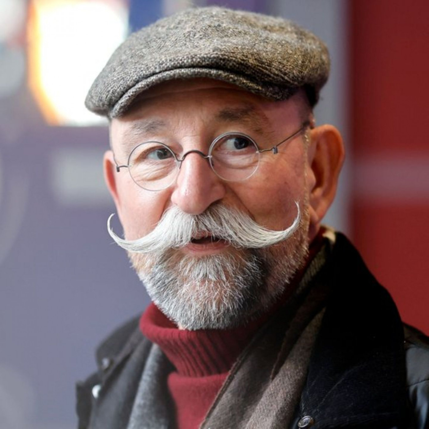 Sein Feuerwehr-Dienstausweis ist da