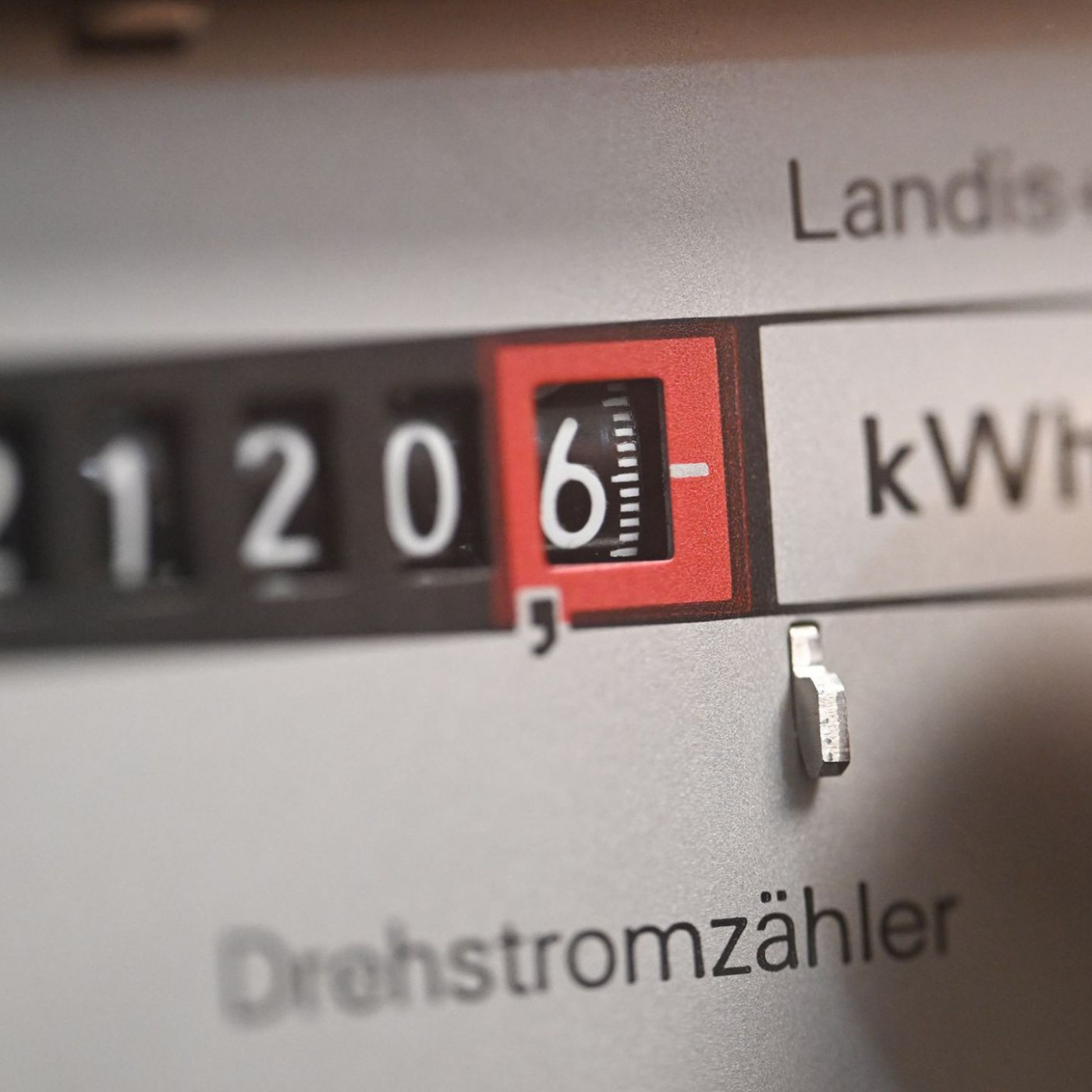 Weitere Grundversorger senken Strompreise