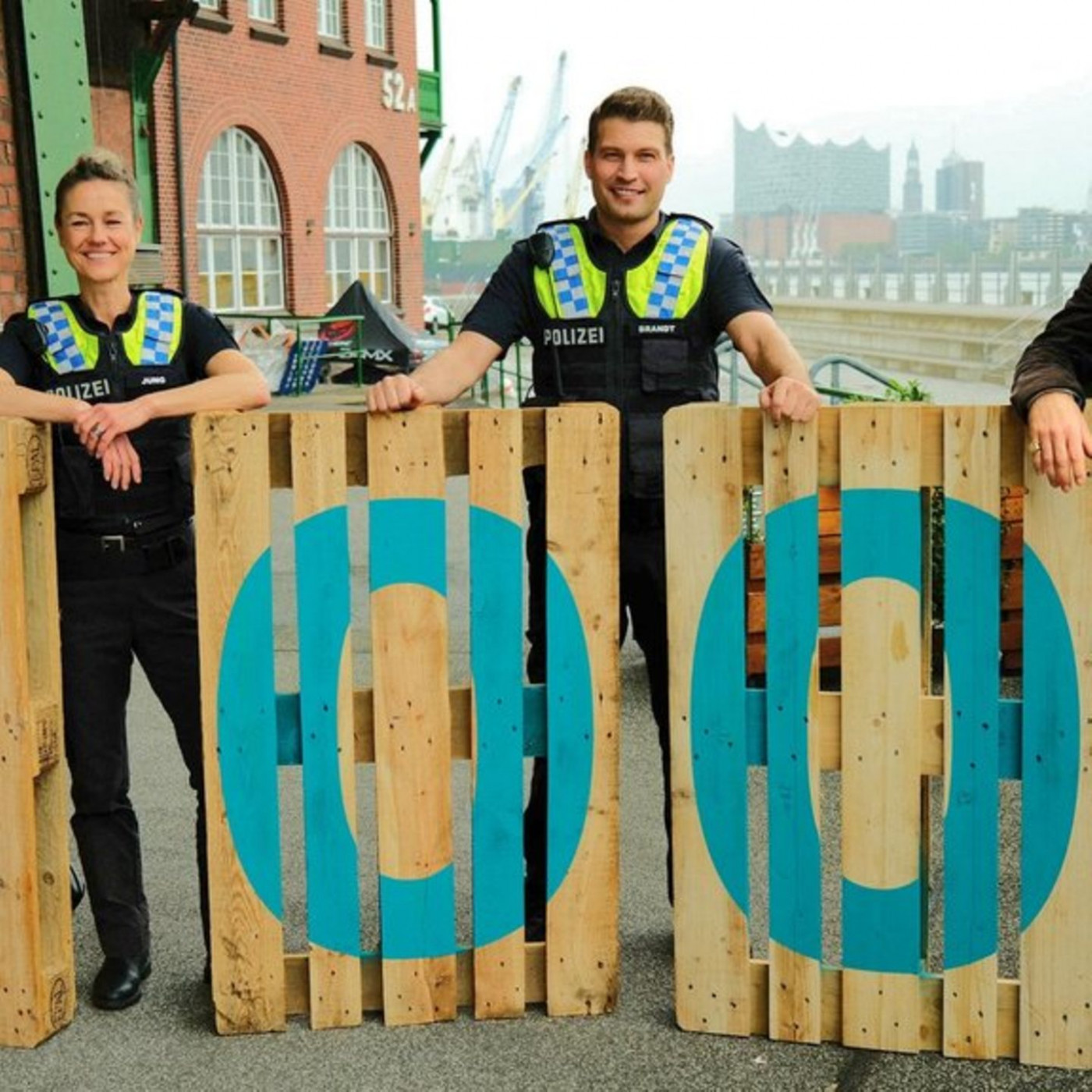 Rhea Harder-Vennewald schw&auml;rmt von Gaststars