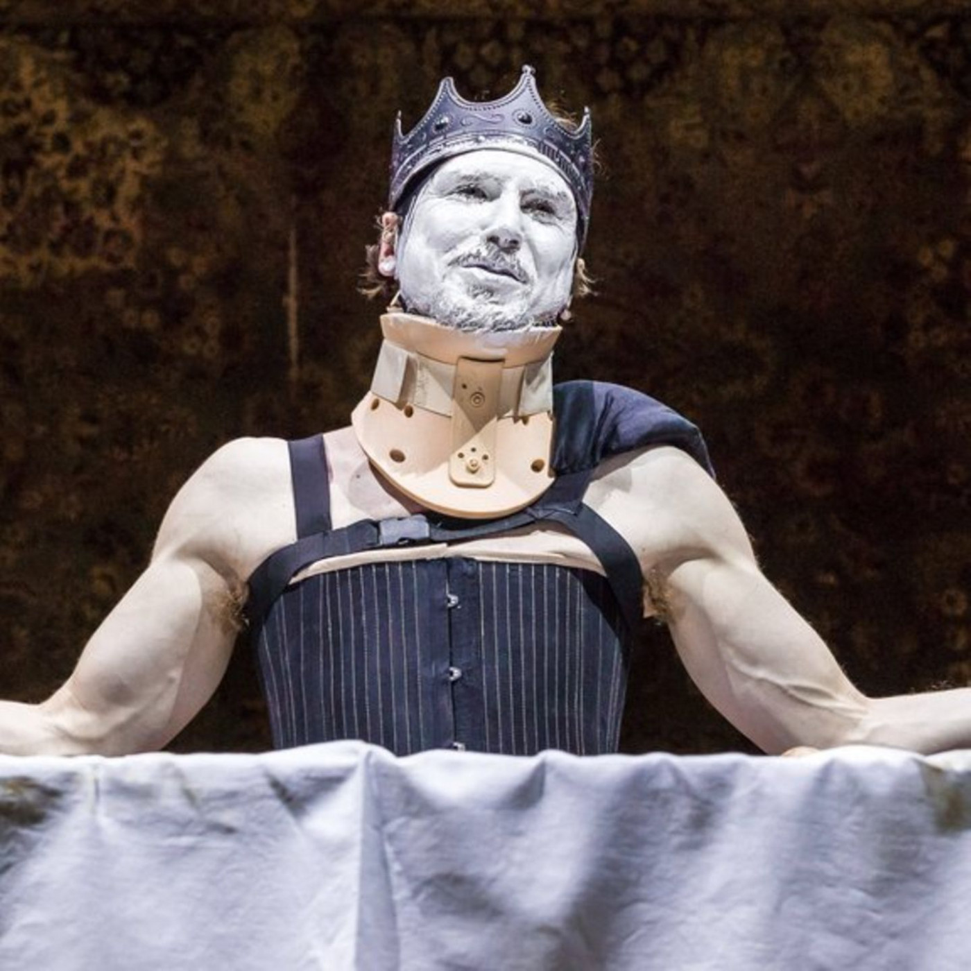 Lars Eidinger verletzt Zuschauerin mit Degen