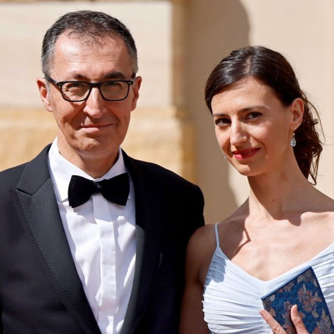 Neue Frau versteht sich gut mit seiner Ex