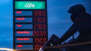 Vier Gr&uuml;nde warum Diesel fast so teuer ist wie Benzin