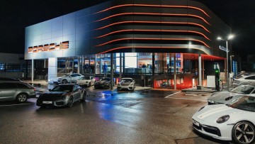 Hahn Gruppe pr&auml;sentiert "Destination Porsche" in G&ouml;ppingen: Neuer Treffpunkt f&uuml;r Markenfans