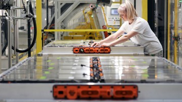 Batteriesysteme: Skoda er&ouml;ffnet neue Hightech-Fabrik