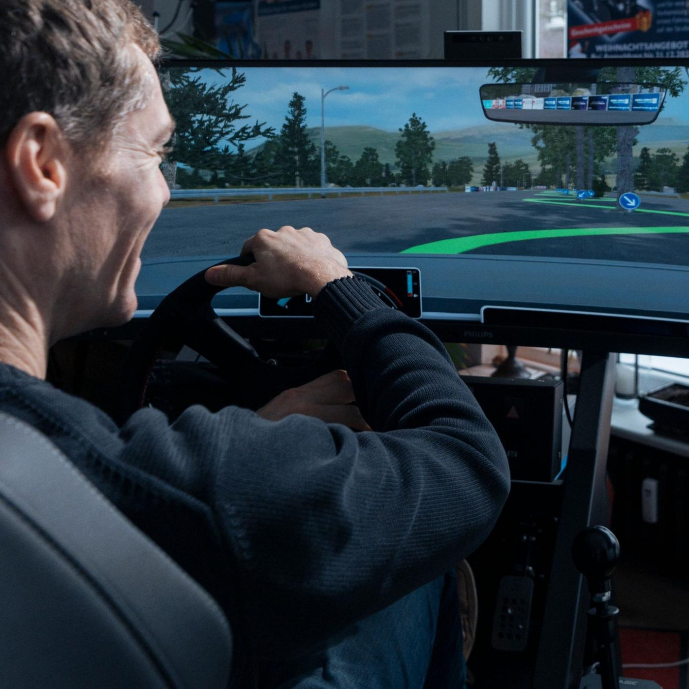 Unterwegs mit dem Fahrsimulator, der den F&uuml;hrerschein billiger machen soll