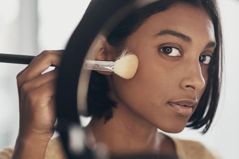Make-up-Pinsel reinigen: So gehen Sie dabei richtig vor