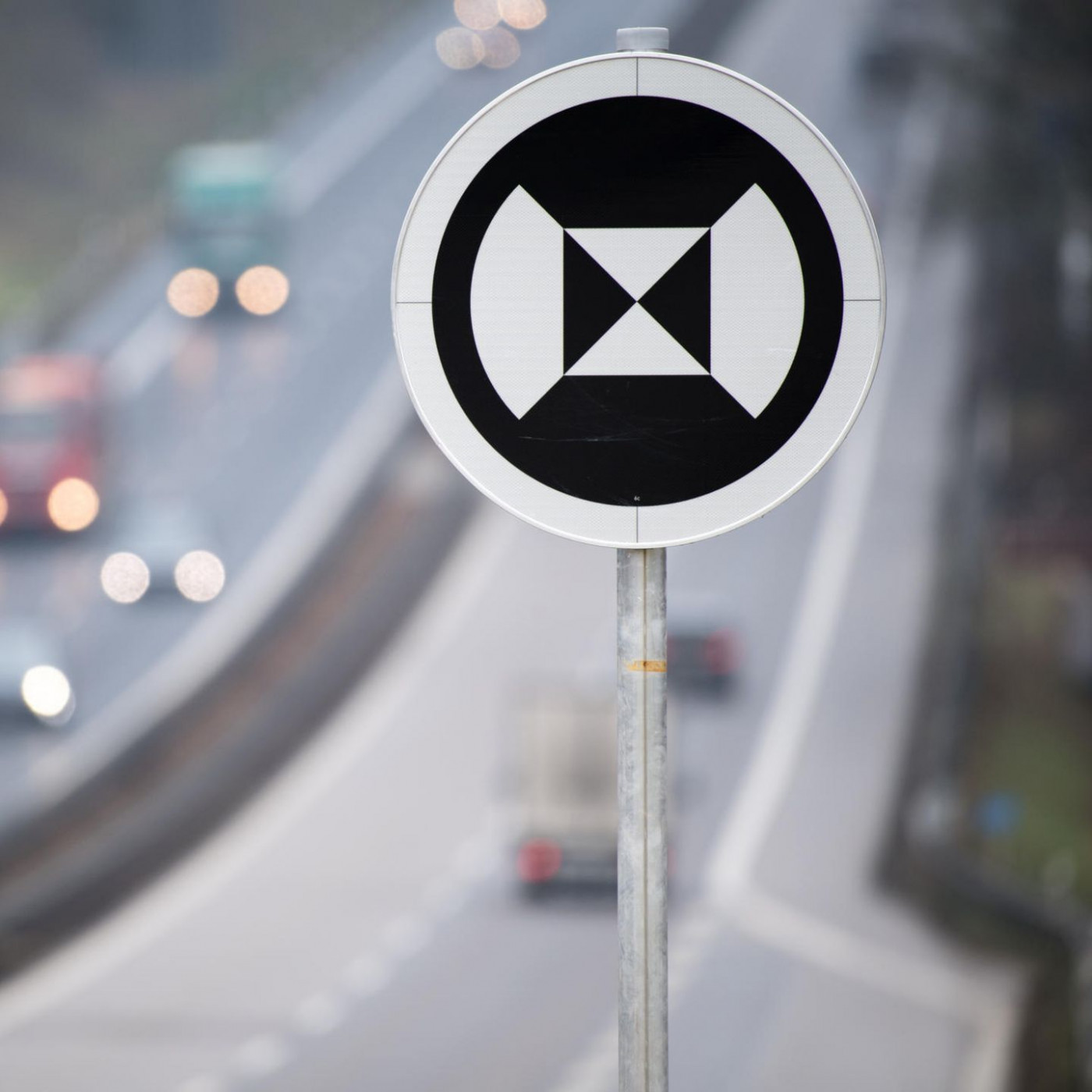 Dieses Verkehrsschild gibt es nur 13 Mal in Deutschland &ndash; kennen Sie die Bedeutung?