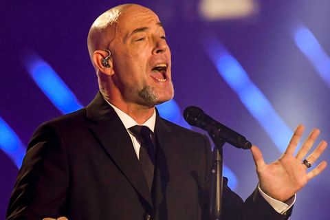 Der Graf trauert um seine Mutter