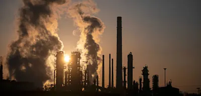 &Ouml;lpreis schie&szlig;t &uuml;ber 100-Dollar-Marke &ndash; Trump spricht von &bdquo;geringem Preis&ldquo; f&uuml;r Frieden