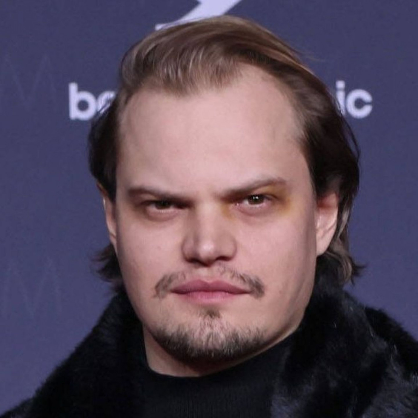 Er zeigt sich erstmals mit seiner Tochter