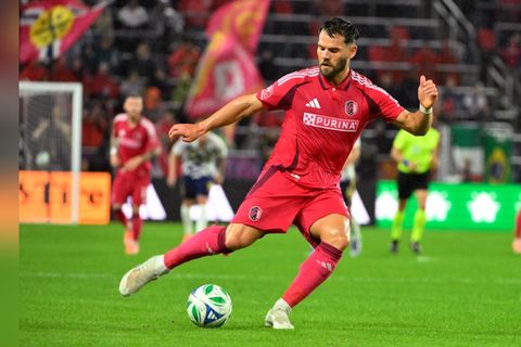 Fu&szlig;ball-Star trauert um seine Frau