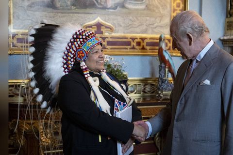 K&ouml;nig Charles III. trifft indigene Anf&uuml;hrer