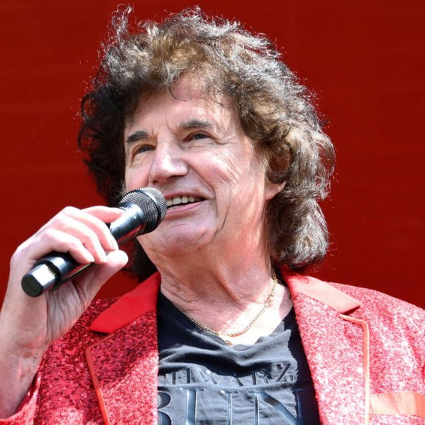 Olaf der Flipper hat Eheversprechen erneuert