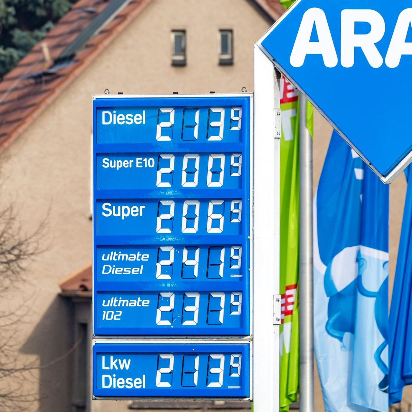 Spritpreise steigen am Wochenende leicht