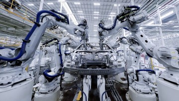 Krise in Autobranche: R&uuml;stungsindustrie als Rettungsanker?