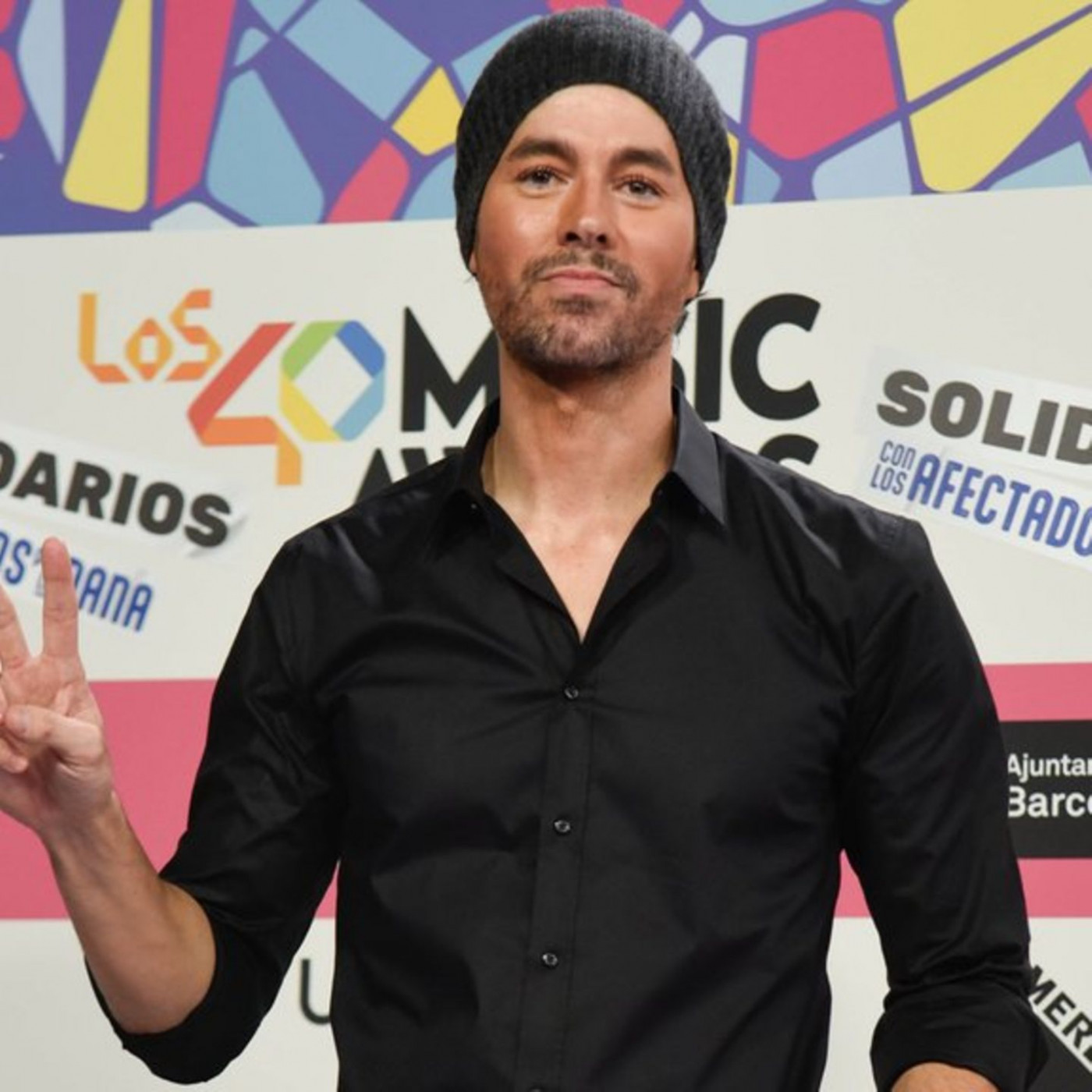 Er teilt ein seltenes Foto seiner vier Kinder