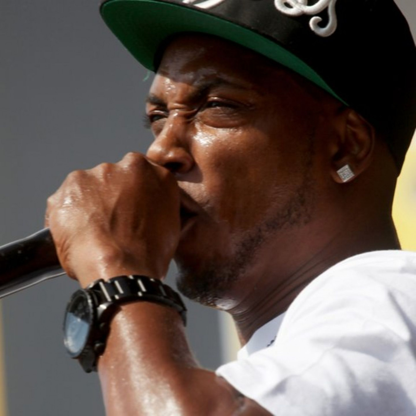 Er bekennt sich der Vergewaltigung schuldig