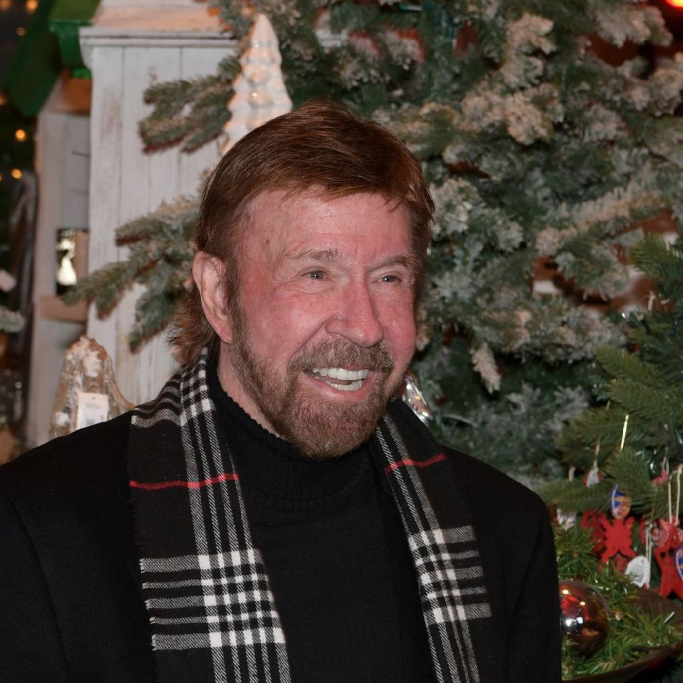 Chuck Norris laut Bericht ins Krankenhaus eingeliefert