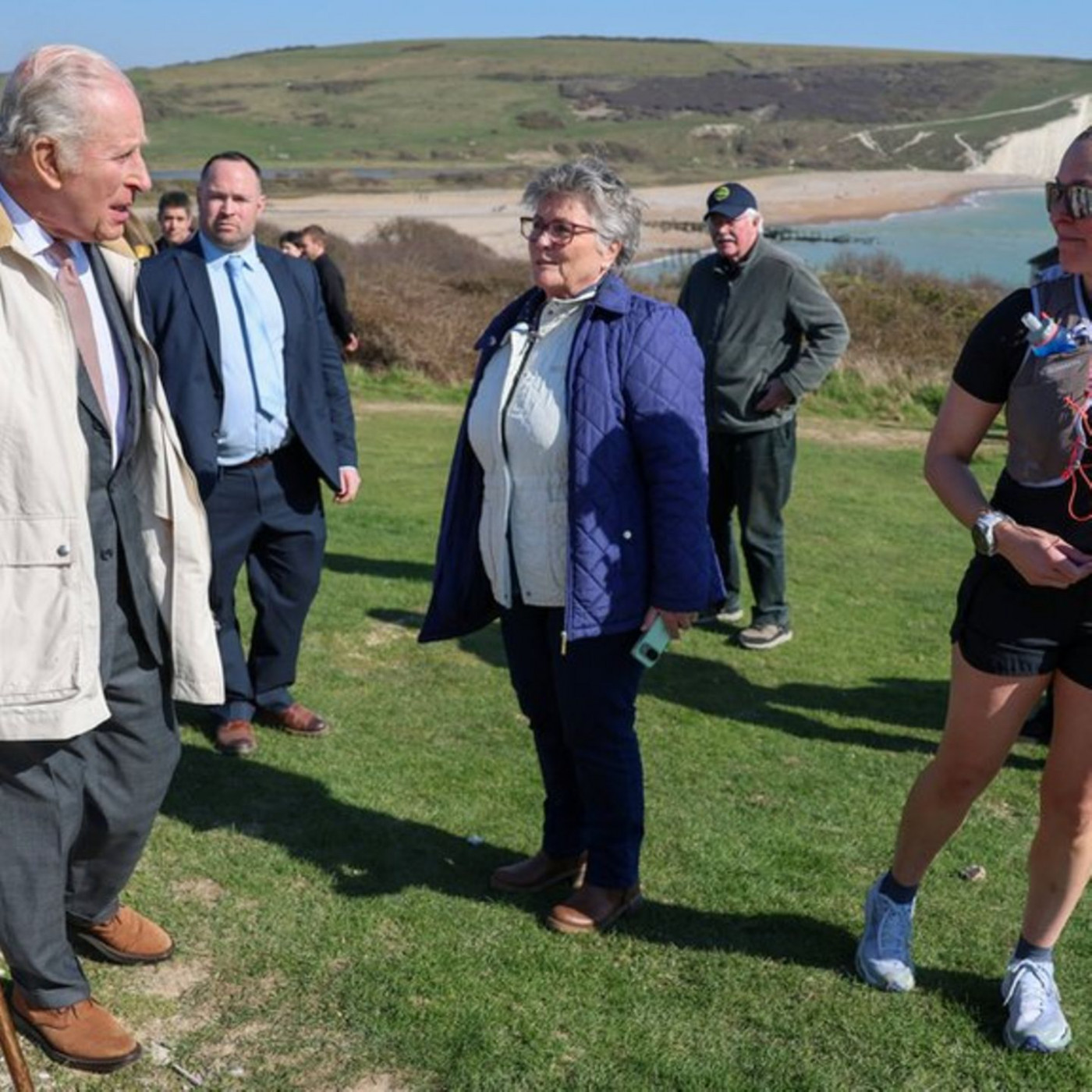 Spazierg&auml;nger staunen &uuml;ber K&ouml;nig Charles