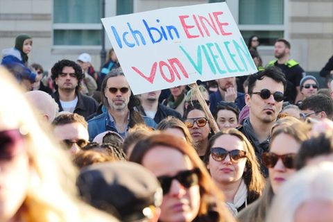 Tausende Menschen bei Demo in Berlin