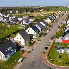 Wohneigentum wird noch teurer: Preise und Zinsen ziehen an