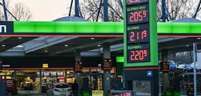 Wirtschaftsminister Reiche warnt vor m&ouml;glicher Treibstoffknappheit Ende April