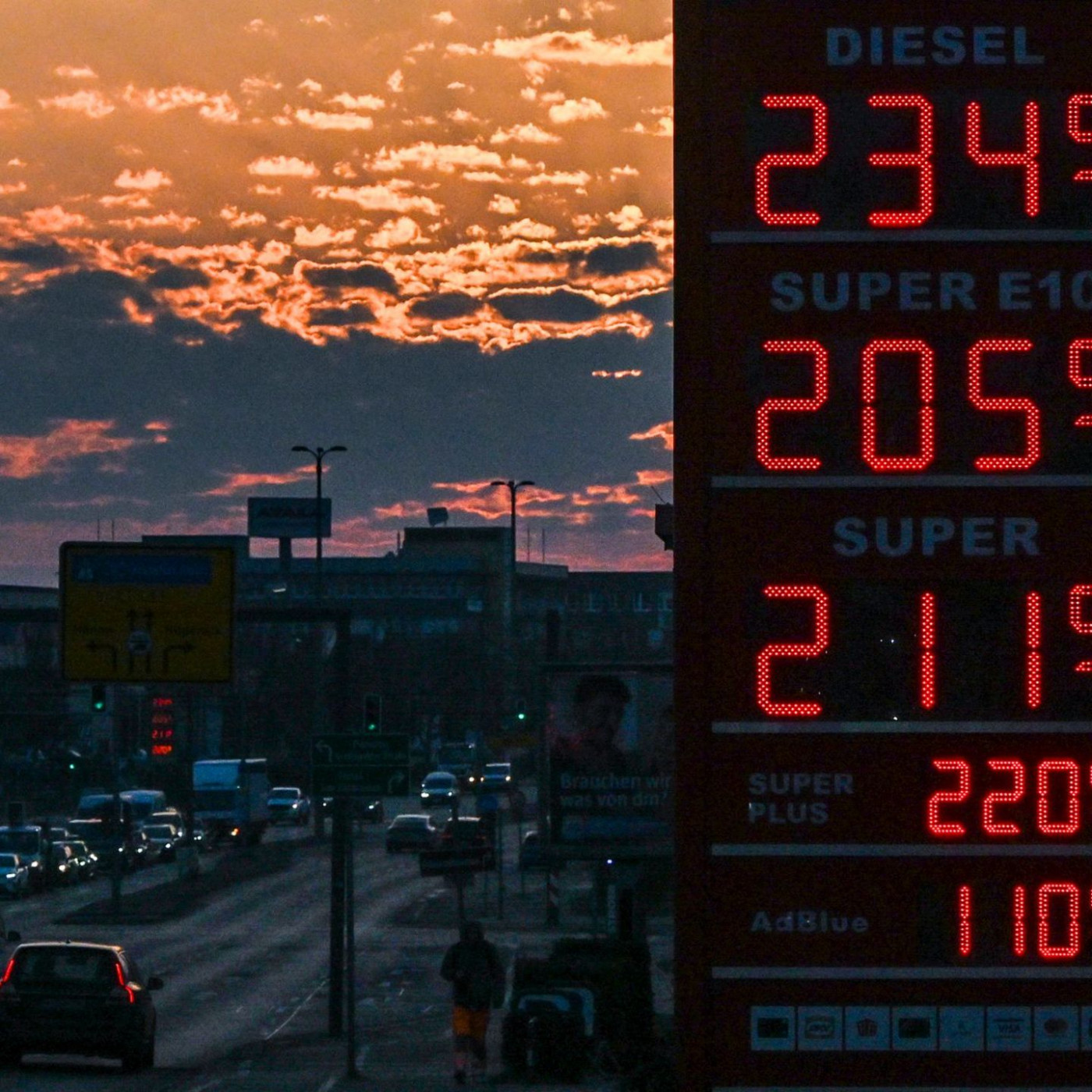 Bundestag stimmt &uuml;ber Spritpaket ab - kommt bald weiteres?