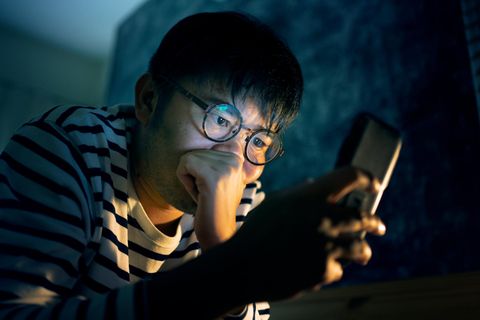 SMS an den Ex? Vorher sollten Sie diesen Text lesen